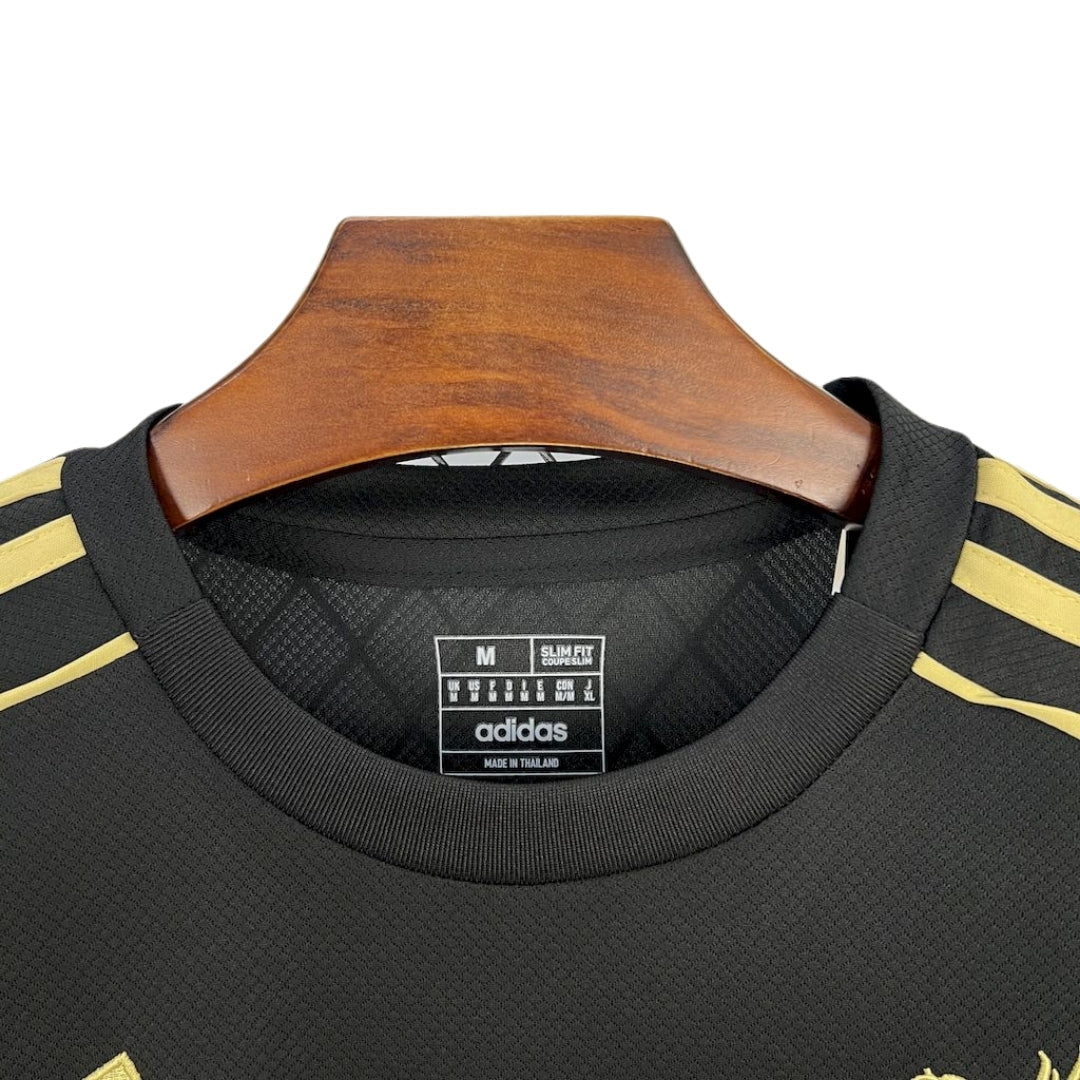 LIVERPOOL EDICIÓN ESPECIAL DORADO 25/26 HOMBRE