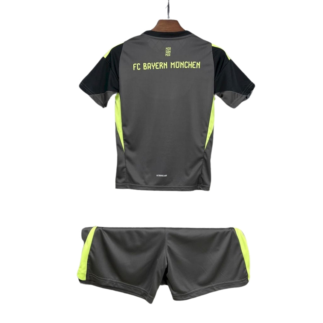 BAYERN MUNICH III PORTERO 25/26 CONJUNTO INFANTIL